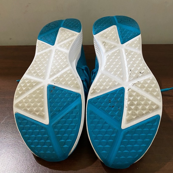 Woman’s Puma SoftFoam - Picture 5 of 9